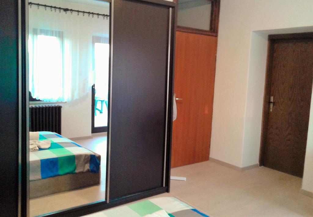 Apartment Trsina Rakalj Екстериор снимка