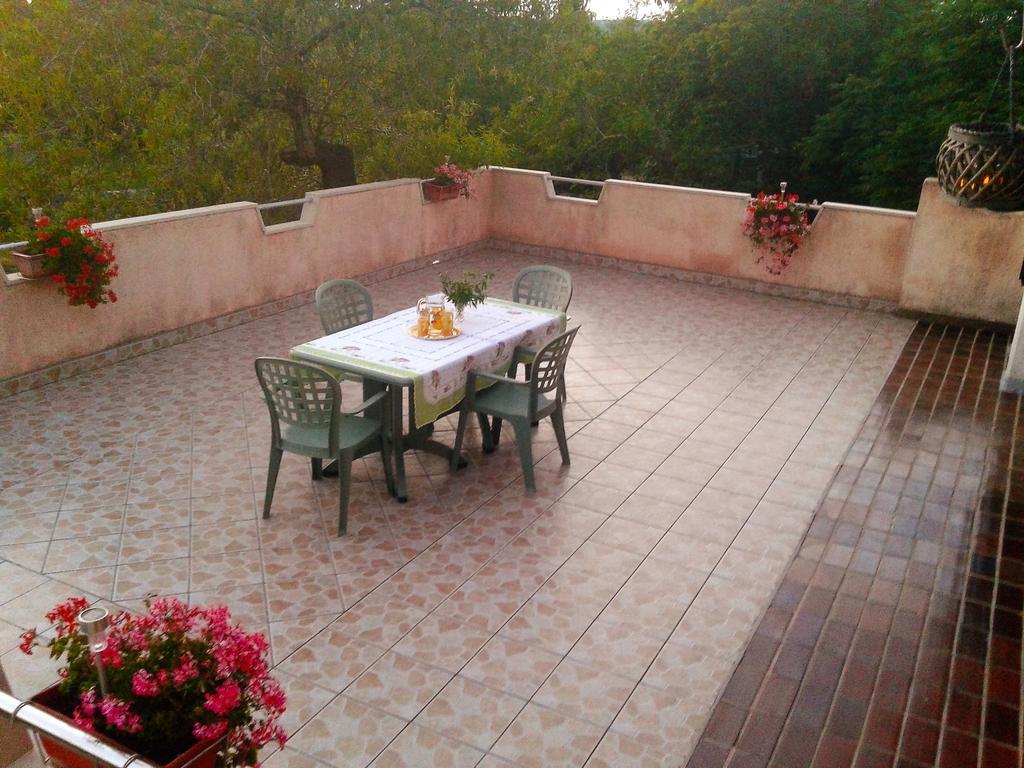 Apartment Trsina Rakalj Екстериор снимка